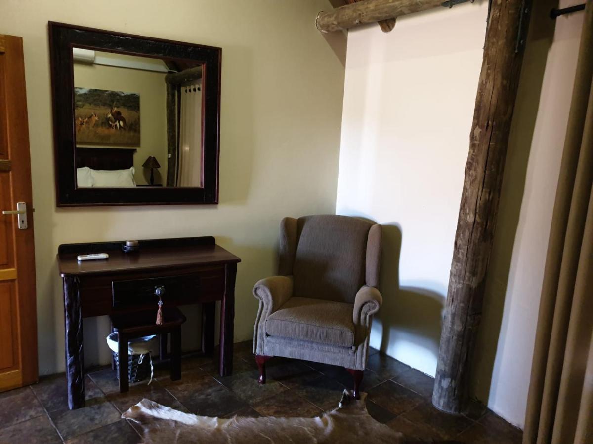 Wag N Bietjie Bush Lodge Heuningneskloof Bagian luar foto